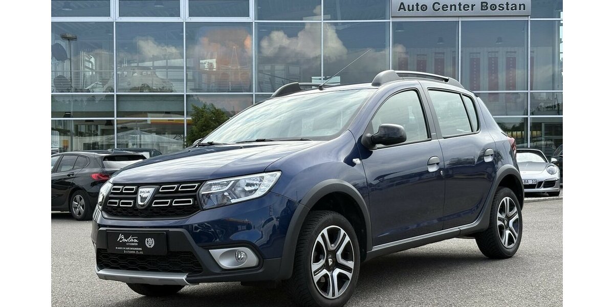 Dacia Sandero Stepway Celebration NAVIGATION/TEMPOMAT 29.280 km 8.900 &euro; Villingen-Schwenningen 78054