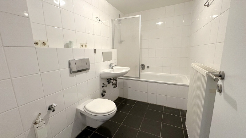 Helle 2-Zimmer-Wohnung mit Balkon und TG-Stellplatz - Dachgeschoßwohnung Gotha Bergallee | Angebot:26961835