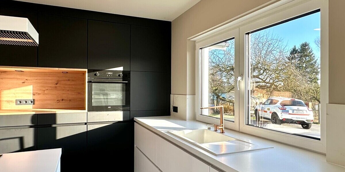 Jetzt Miete möglich! Winkelbungalow 5 km bis Neubrandenburg, Baujahr 2022, Doppelgarage, EBK,Carport - Einfamilienhaus Sponholz | Angebot:25929684