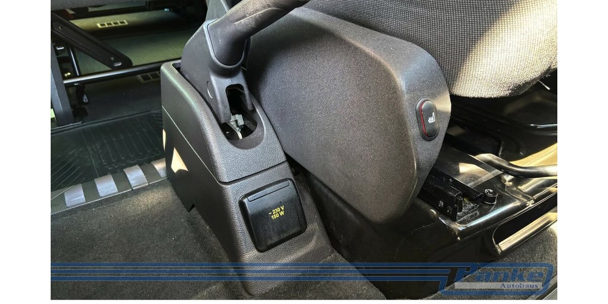 Ford Tourneo Custom 300 L1 Titanium*8Sitz*AHK*SHZ*NAV 100.000 km 19.990 &euro; Berlin 13187