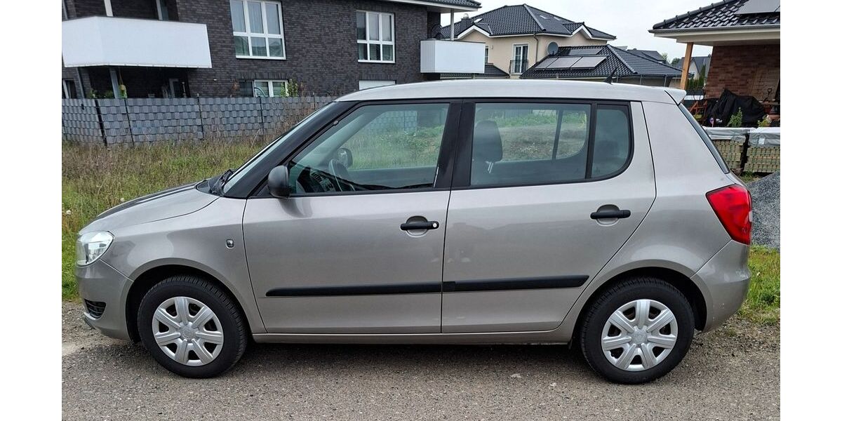 Skoda Fabia 152.900 km 2.950 &euro; Salzgitter 38228