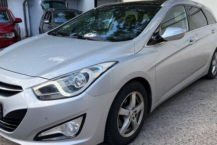 Hyundai i40 157.500 km 7.900 &euro; Berlin 10247