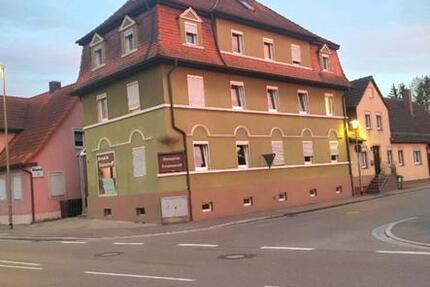 Haus Feuchtwangen - 11 Zimmer, 220 m&sup2;, 389.000&euro; | Angebot:25234422