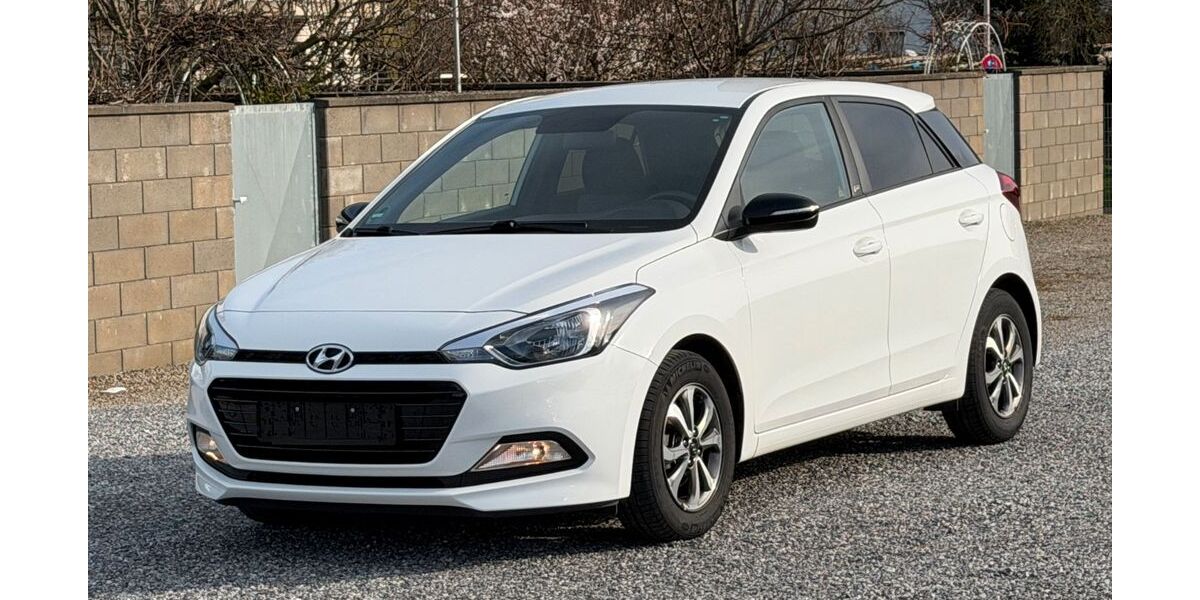 Hyundai i20 60.400 km 8.888 &euro; Düren 52351
