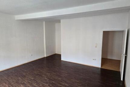 Haus Meiningen - 4 Zimmer, 100 m&sup2;, 600&euro; | Angebot:23682247