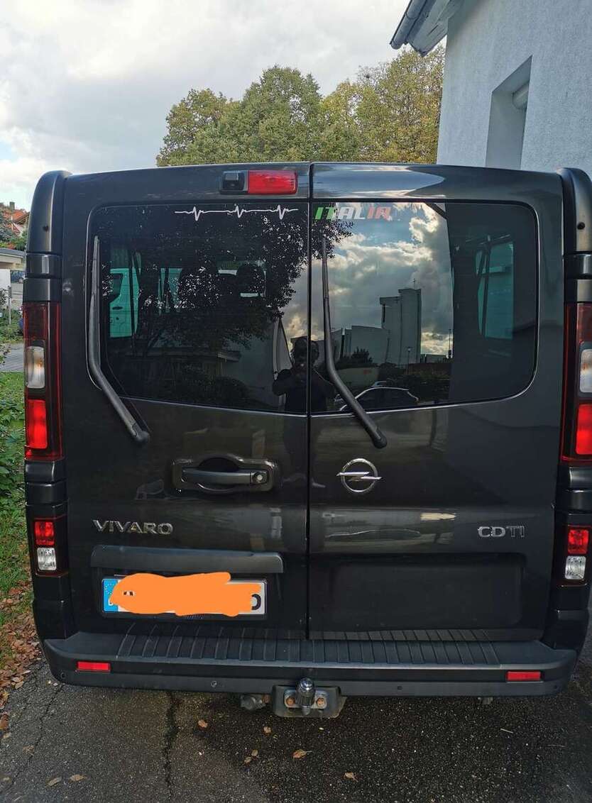 Opel Vivaro 125.000 km 15.500 € Aalen 73431