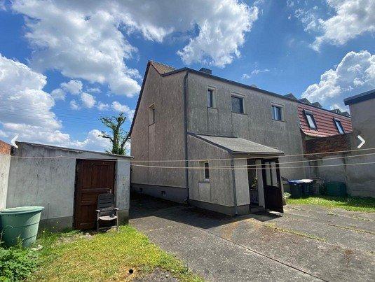 Mehrfamilienhaus, Wohnhaus Dessau-Roßlau Brambach - 6 Zimmer, 130 m&sup2;, 112.000&euro; | Angebot:26848479