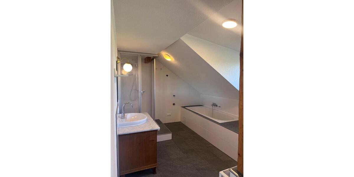 Etagenwohnung Vogt - 3.5 Zimmer, 144 m&sup2;, 1.400&euro; | Angebot:26399974