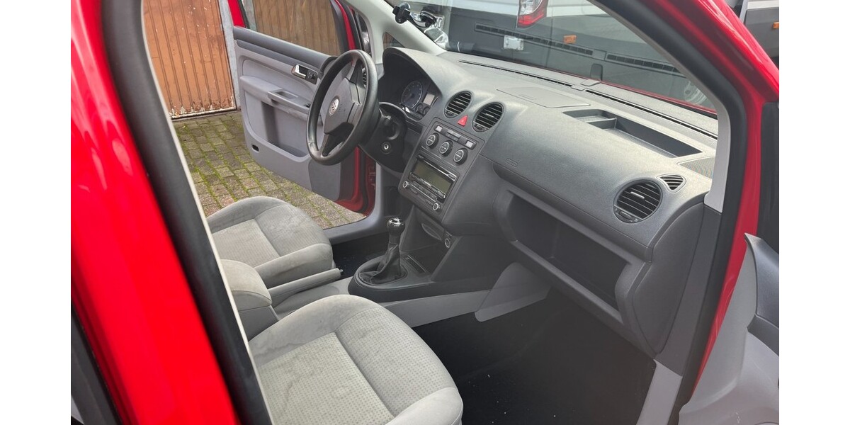 VW Caddy 192.000 km 3.750 &euro; Essen 45121
