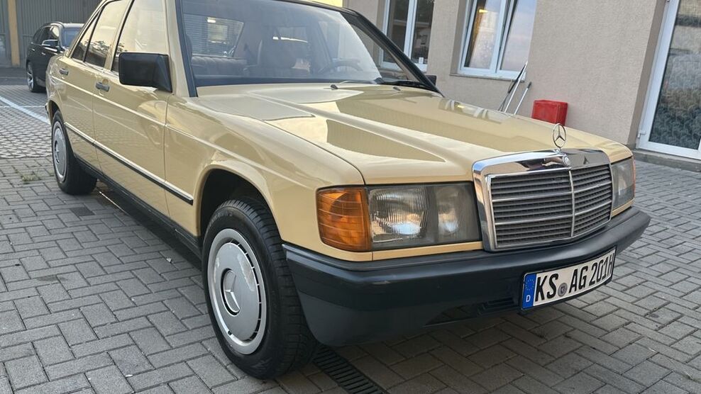 Mercedes-Benz 190 261.000 km 4.600 € Kassel 34123