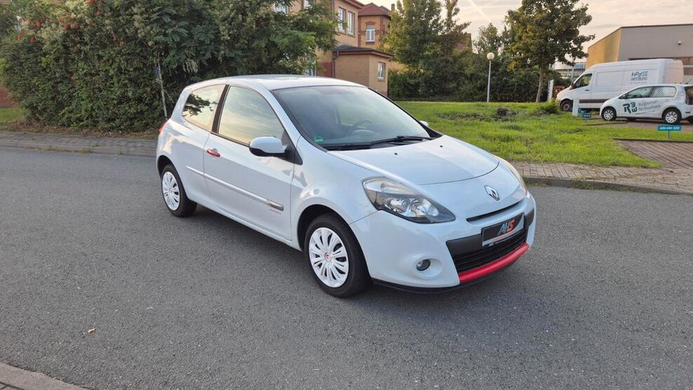 Renault Clio 182.600 km 2.890 € Bitterfeld-Wolfen, OT Bitterfeld 06749