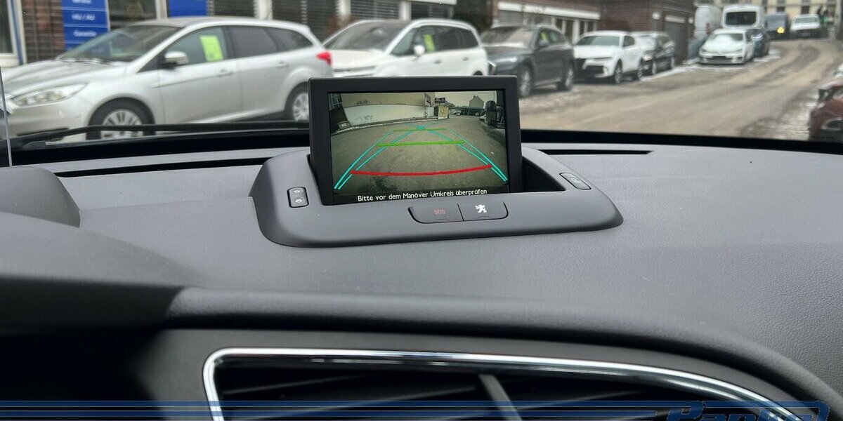 Peugeot 3008 Allure*Leder*HUD*Pano*BVi-Xenon*R-Cam* 139.265 km 10.980 &euro; Berlin 13187