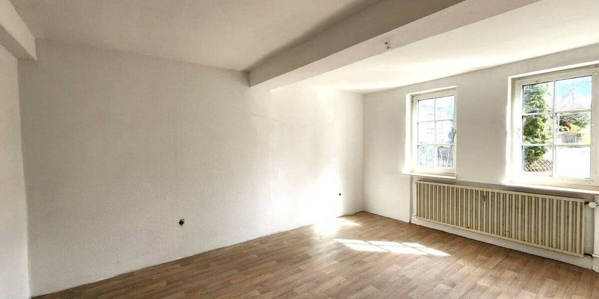 Mehrfamilienhaus, Wohnhaus Homberg Holzhausen - 7 Zimmer, 208 m&sup2;, 149.000&euro; | Angebot:26155817