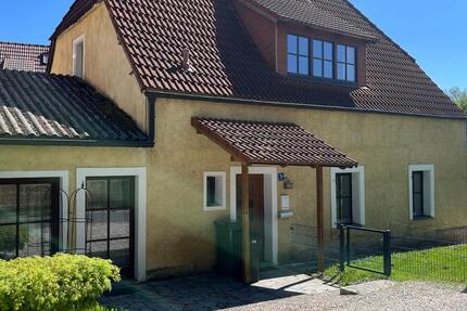 Haus Kemnath - 4 Zimmer, 160 m&sup2;, 950&euro; | Angebot:25233643