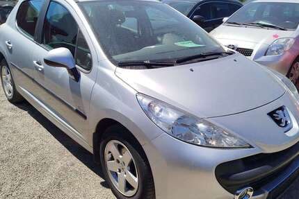 Peugeot 207 93.000 km 1.890 &euro; Dresden 01159