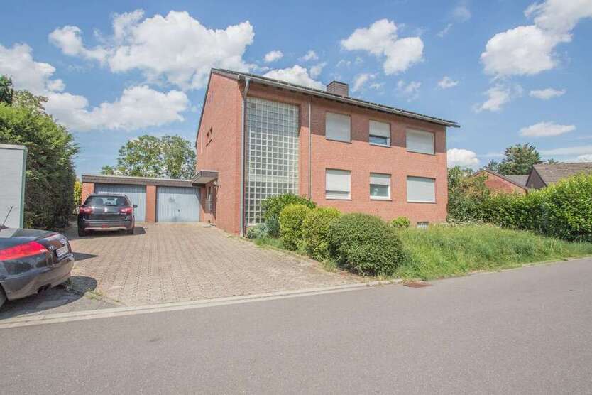 Haus zum Kaufen in Korschenbroich 499.000 € 202 m²