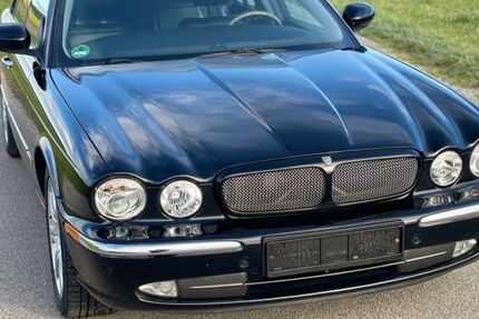 Jaguar XJ 185.900 km 11.999 € München 81673