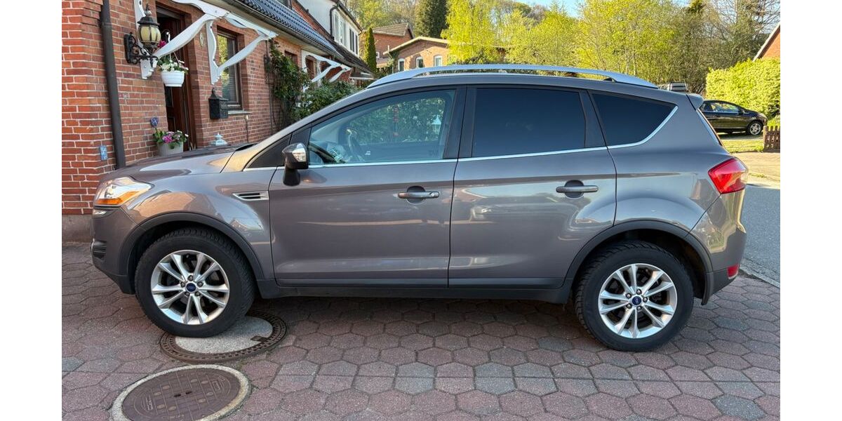 Ford Kuga 124.000 km 8.100 &euro; Kellinghusen 25548
