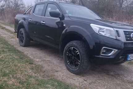 Nissan Navara 125.000 km 23.650 &euro; Neustadt an der donau 93333