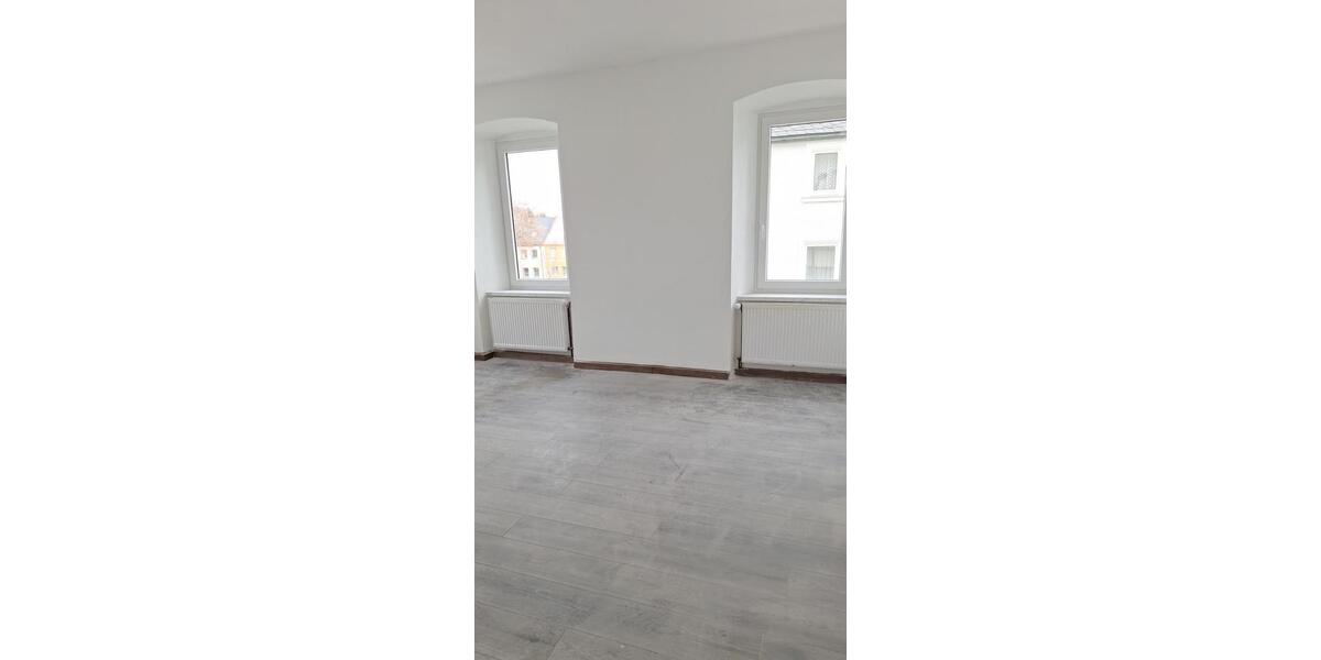 Etagenwohnung Helmbrechts - 4 Zimmer, 120 m&sup2;, 800&euro; | Angebot:25174918