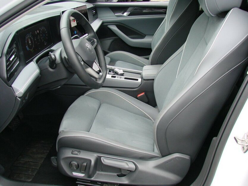 Passat Variant 1.5eTSI Business 360° IQ.DRIVE ACC