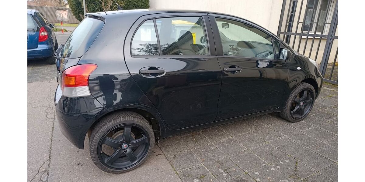 Toyota Yaris 149.350 km 3.000 &euro; Mannheim 68305