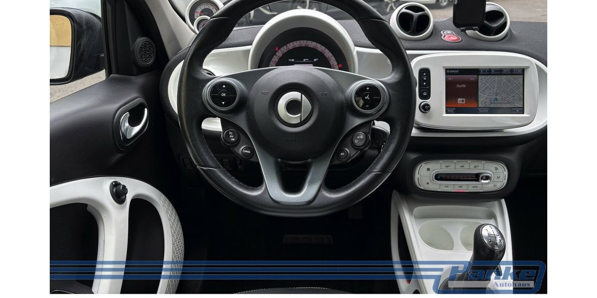 Smart ForFour Pano*Navi*SHZ*Tempo*Touch*PDC.h*LED* 63.149 km 6.890 &euro; Berlin 13187