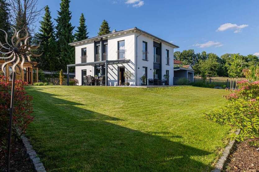 Haus zum Kaufen in Eggenfelden 875.000 € 148 m²