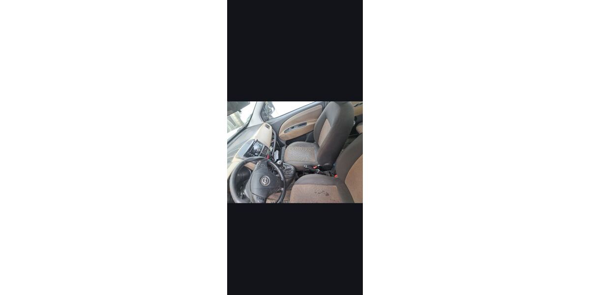 Opel Combo 197.000 km 4.599 &euro; Essingen 73457