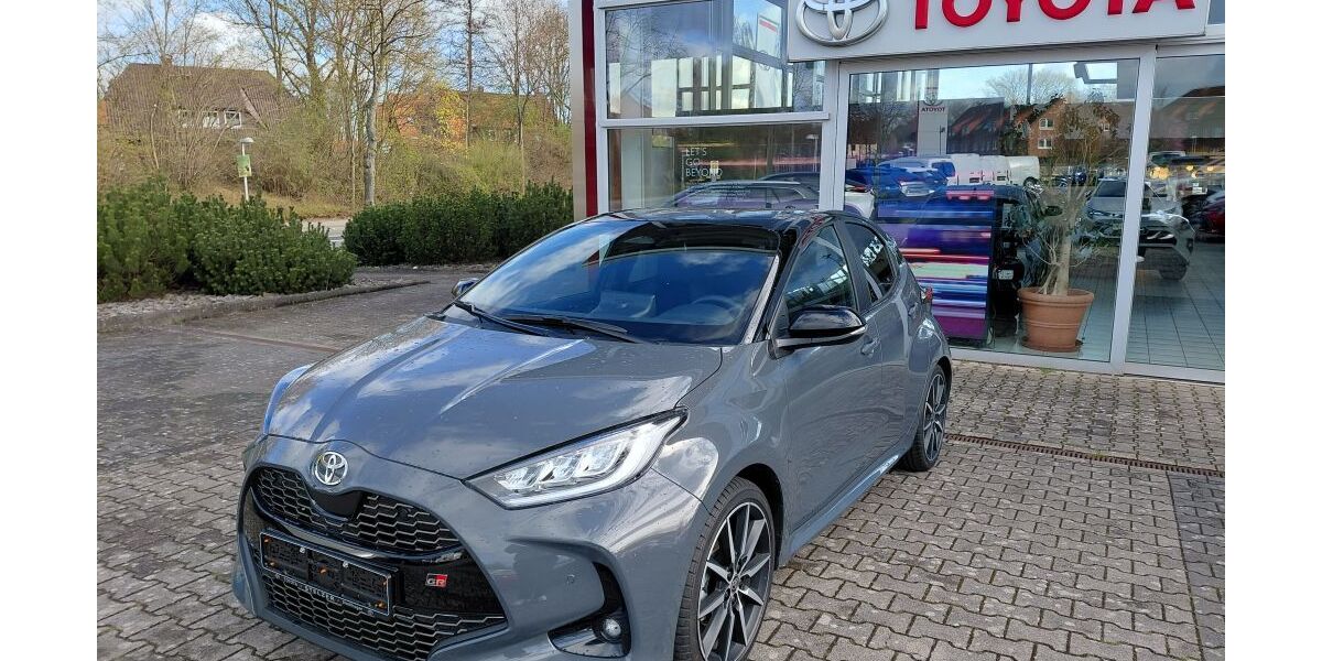 Toyota Yaris 4.800 km 31.980 &euro; Stadthagen 31655