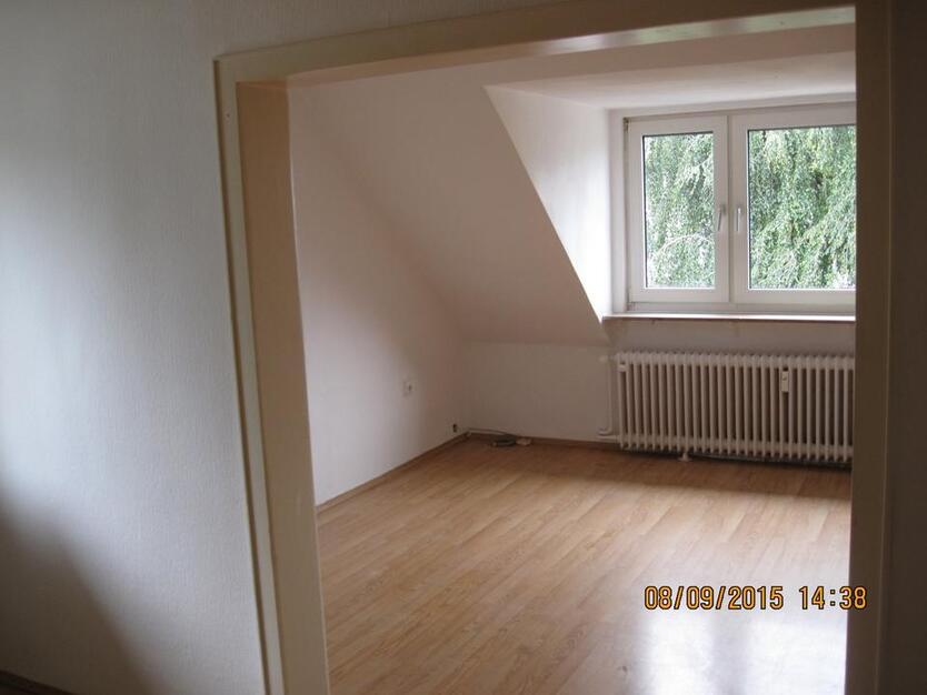 Dachgeschoss Wohnung, Garage, Keller