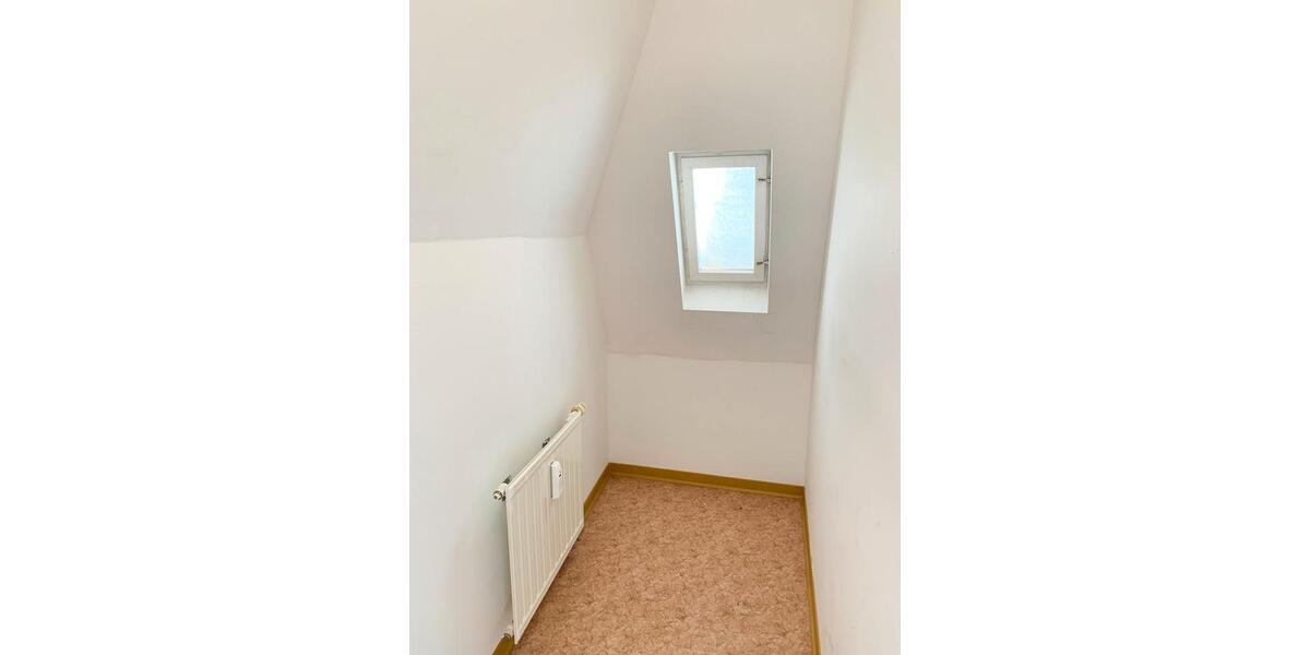 Dachgeschoßwohnung Halle (Saale) - 3 Zimmer, 75 m&sup2;, 1.190&euro; | Angebot:26008357
