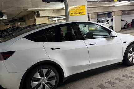 Tesla Model Y 71.900 km 31.999 &euro; Tübingen 72074