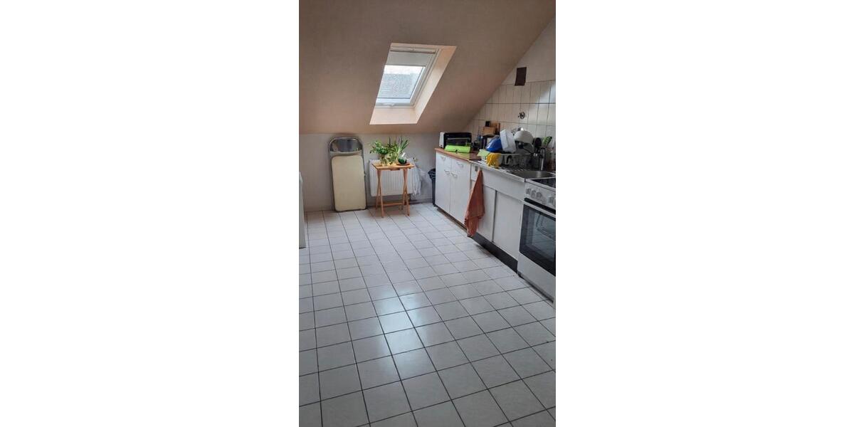 Dachgeschoßwohnung Karlsruhe Mühlburg - 3.5 Zimmer, 81 m&sup2;, 1.280&euro; | Angebot:25957111