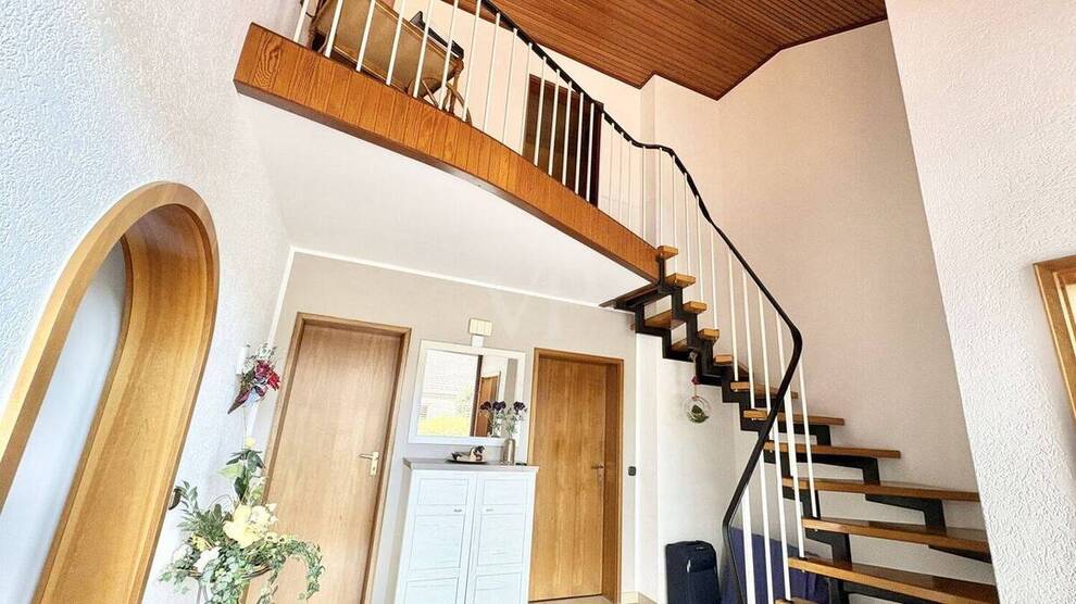 Wohnen im Grünen - Attraktives Einfamilienhaus mit großem Garten und Wintergarten in Flammersbach 5 zimmer