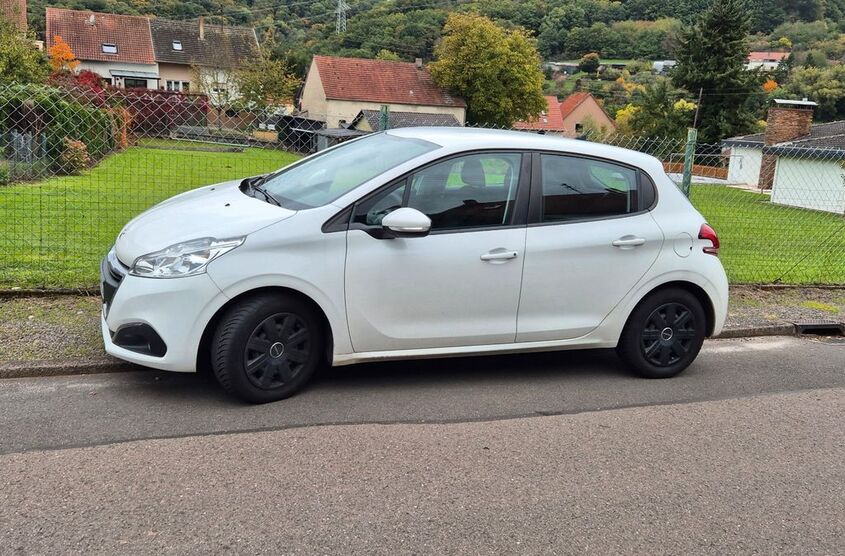 Peugeot 208 147.200 km 5.750 € Tholey 66636