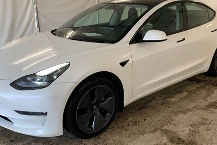 Tesla Model 3 48.594 km 31.450 &euro; Steinbach-Hallenberg OT Herges-Hallenberg 98587
