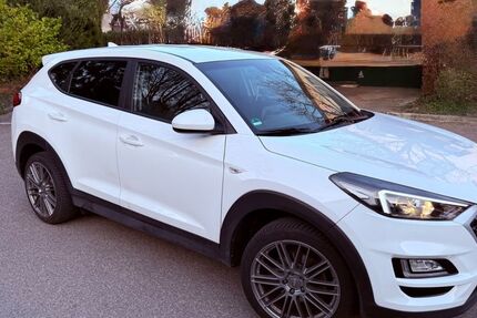 Hyundai TUCSON 146.000 km 14.600 &euro; Ditzingen 71254
