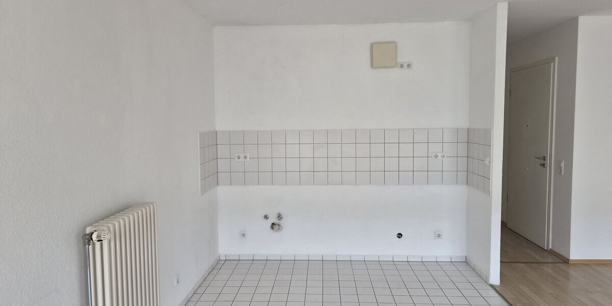 Grüne Aussichten inklusive! Helle 2-Zimmer-Wohnung mit Balkon - Etagenwohnung Chemnitz Ebersdorf | Angebot:27023731