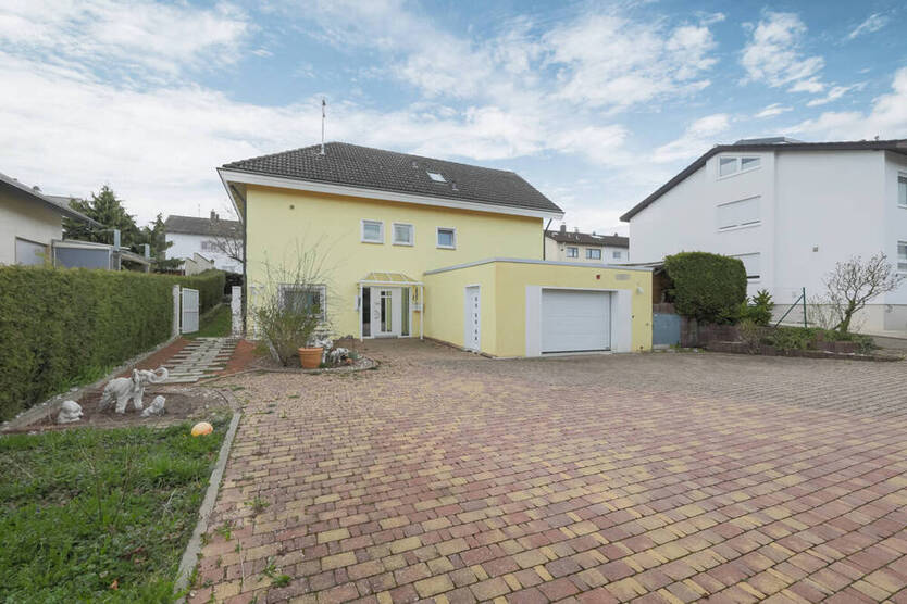 Großzügiges Einfamilienhaus in ruhiger Lage