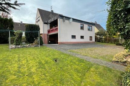 Geräumiges Wohnhaus mit großem Grundstück zum Verkauf. zimmer