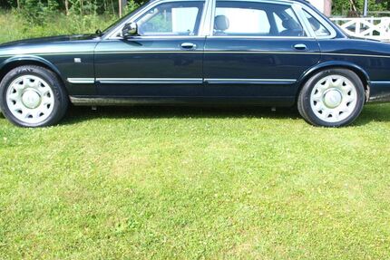 Jaguar Daimler 118.400 km 21.400 € Hamburg 22587