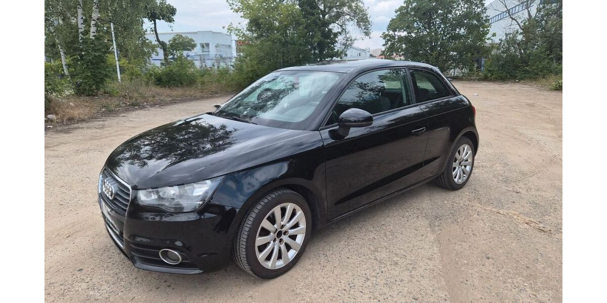 Audi A1 242.993 km 3.350 &euro; Dresden 01237