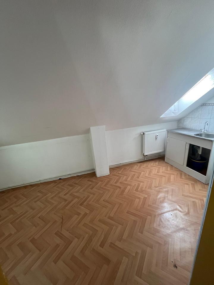 Helle 3-Zimmer-Dachgeschoßwohnung (ca. 80 m²) in Bralitz