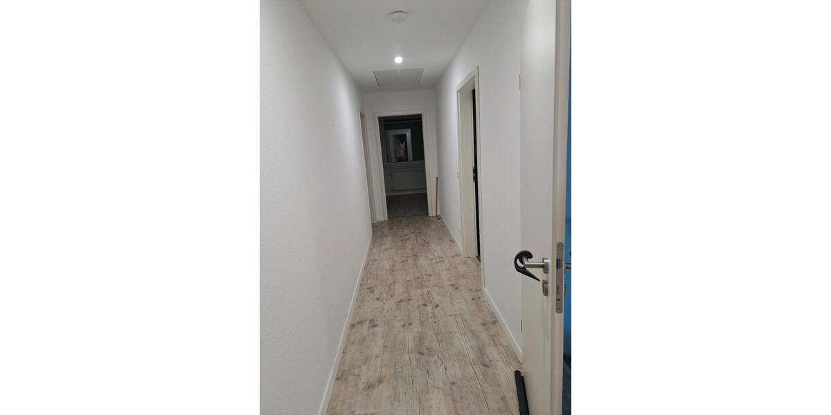 DG- Wohnung 900€ Kaltmiete... 3 zimmer