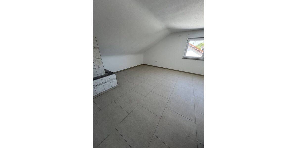 Etagenwohnung Backnang - 3 Zimmer, 74 m&sup2;, 1.100&euro; | Angebot:26914859