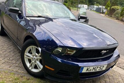 Ford Mustang 70.000 km 16.900 € Niederkassel 53859
