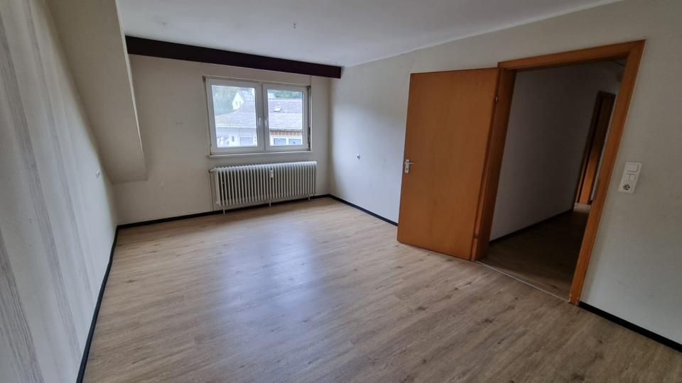 Dachgeschoßwohnung Prüm - 3 Zimmer, 90 m&sup2;, 600&euro; | Angebot:26335213