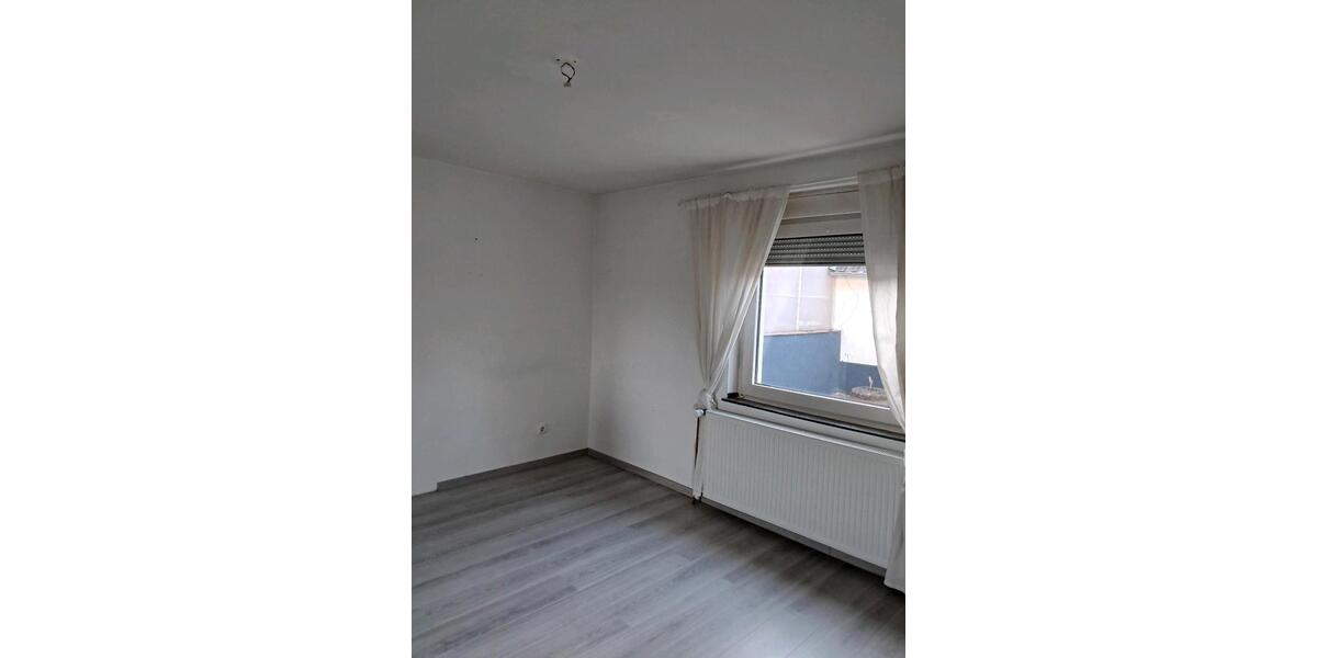 Etagenwohnung Simmerath - 4 Zimmer, 100 m&sup2;, 1.370&euro; | Angebot:26024999