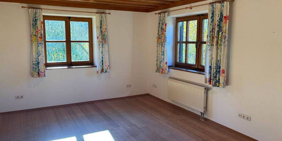 Einfamilienhaus Edling Hart - 6 Zimmer, 200 m&sup2;, 2.200&euro; | Angebot:26853020